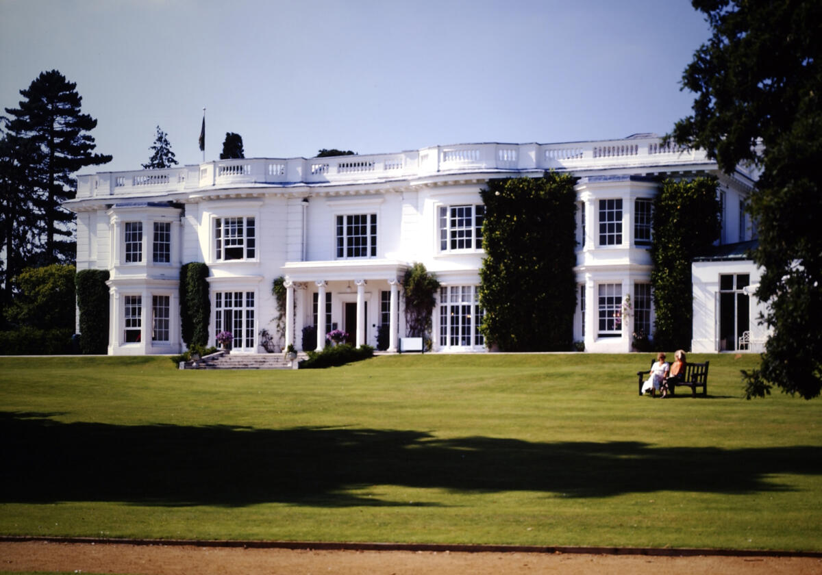 Begin your leadership development journey at Henley Business School