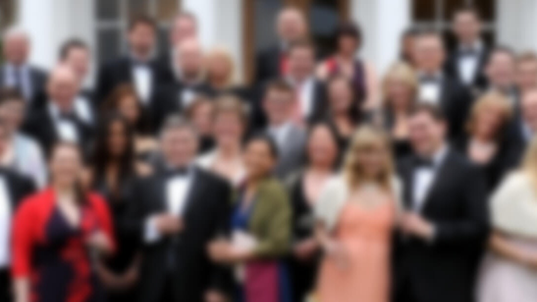 People largegroup header blur